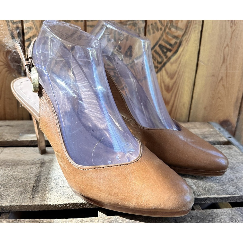 Tahari Sling Back Pumps Heels Camel Wood Heels Sz 8 Italian Classy Leather